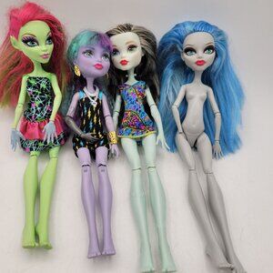 MGA Entertainment Monster High 2008 Doll Lot - Venus Frankie Twyla Ghoulia